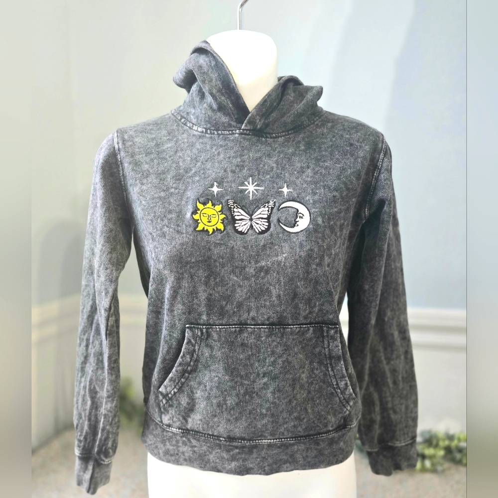 Crown of Hearts Hoodie Sweatshirt | charcoal gray | front pocket